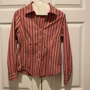 Gap button up front top